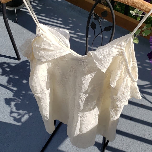 RO & DECream/Ivory Floral Ruffle Blouse - Picture 2 of 12